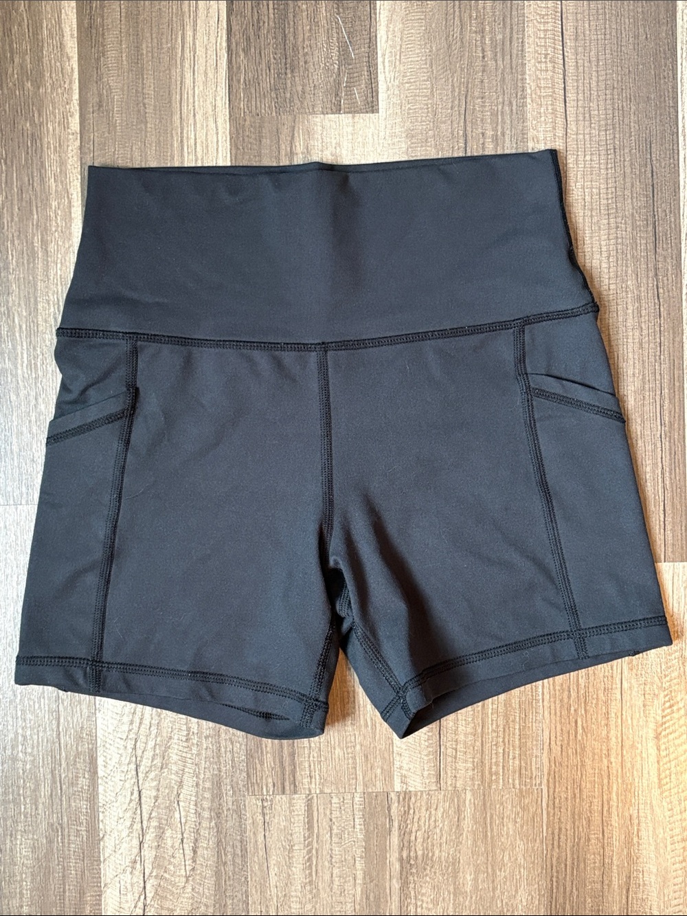 Offline by Aerie Black The Hugger High-Rise Athletic 5” inseam Shorts